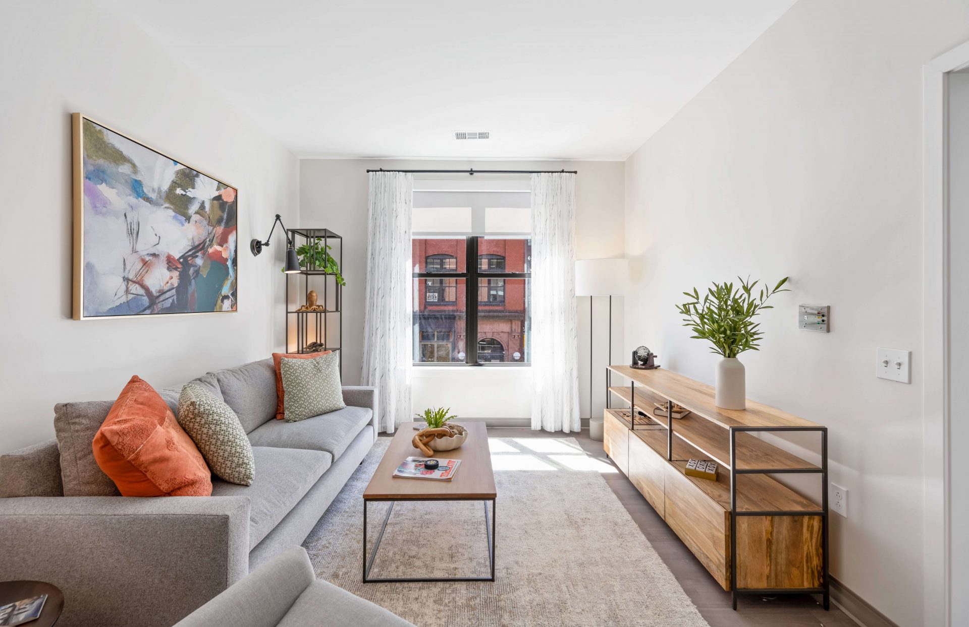 Spring Cleaning Tips: How to Spring Clean Your Apartment Home 